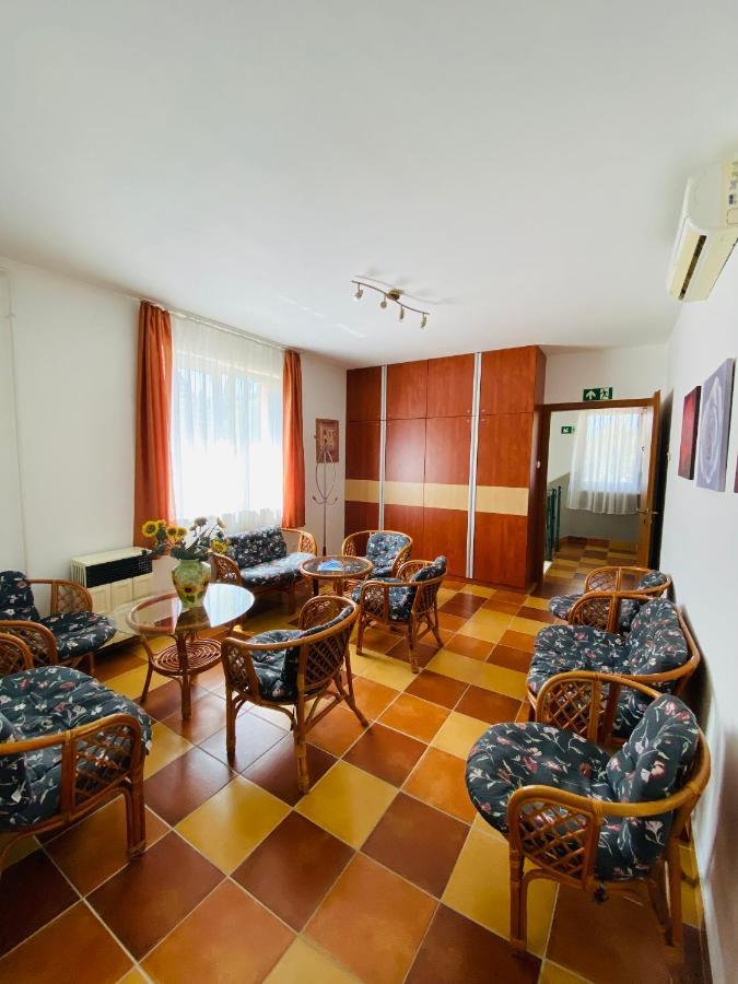 Apartamento Gabi Lux Apartman Hajdúszoboszló Exterior foto