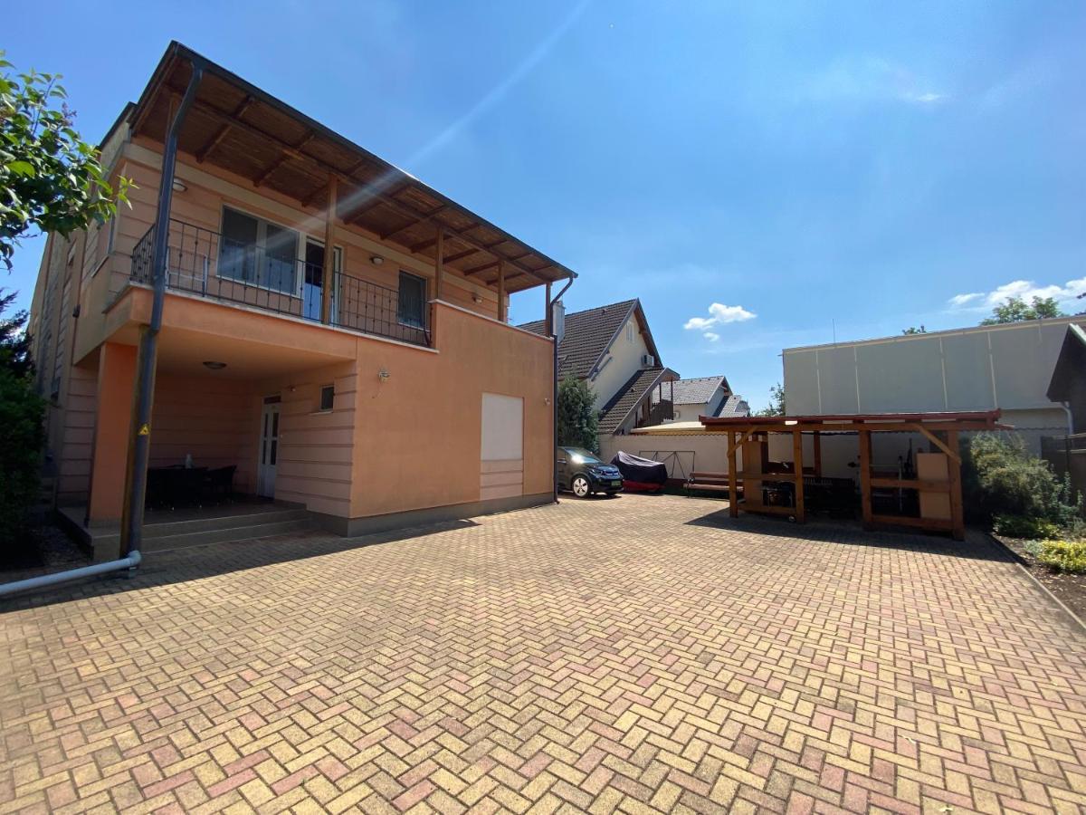 Apartamento Gabi Lux Apartman Hajdúszoboszló Exterior foto