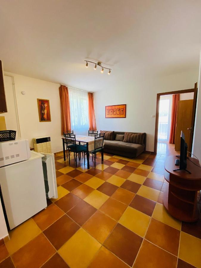 Apartamento Gabi Lux Apartman Hajdúszoboszló Exterior foto