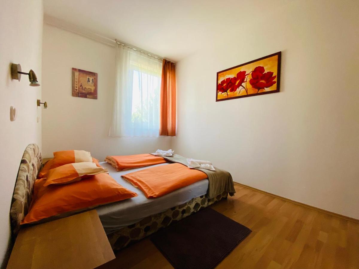 Apartamento Gabi Lux Apartman Hajdúszoboszló Exterior foto