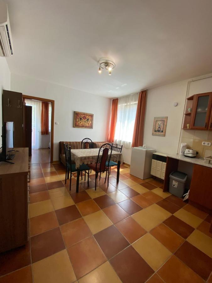 Apartamento Gabi Lux Apartman Hajdúszoboszló Exterior foto