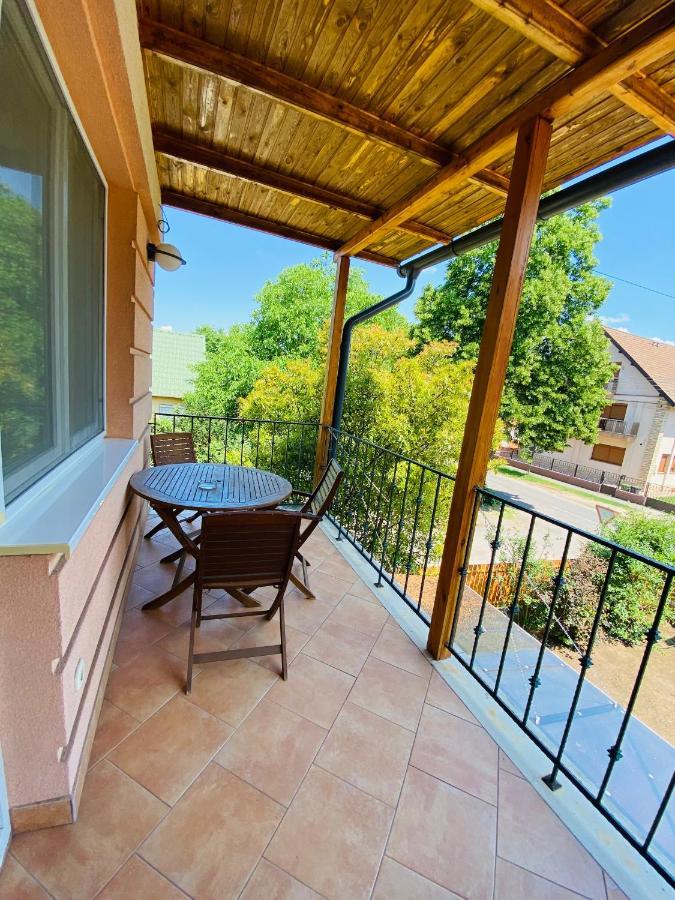 Apartamento Gabi Lux Apartman Hajdúszoboszló Exterior foto