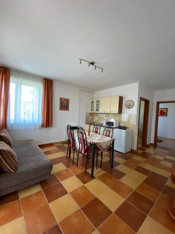 Apartamento Gabi Lux Apartman Hajdúszoboszló Exterior foto